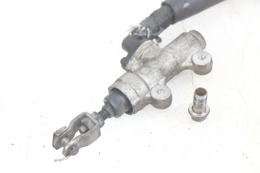photo de CILINDRO MAESTRO DE FRENO TRASERO HONDA CBR F SC25 1000 (1989 - 1992)