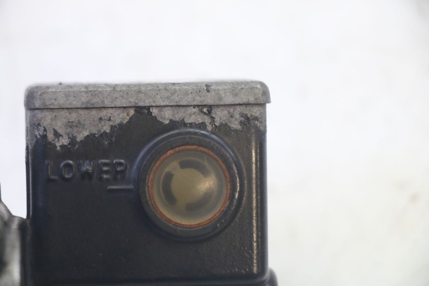 photo de BOMBA FRENO TRASERO SYM GTS EVO 125 (2009 - 2013) - Primer plano técnico