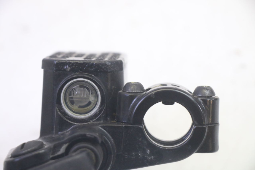 photo de BOMBA FRENO TRASERO PIAGGIO MP3 HPE 350 (2018 - 2020) - Primer plano técnico