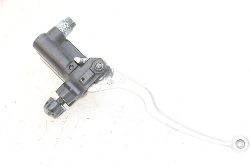 photo de BOMBA FRENO TRASERO PEUGEOT SATELIS 125 (2013 - 2018)