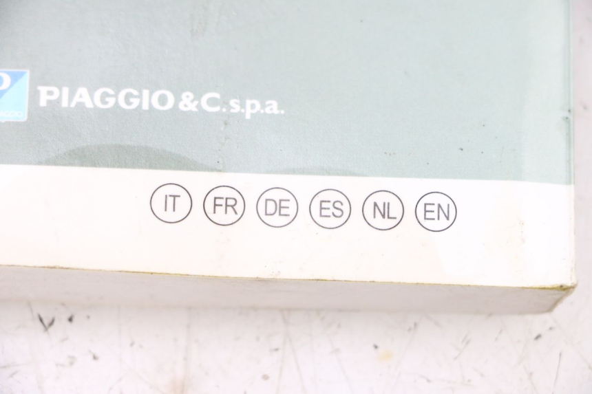 photo de MANUAL DEL USUARIO PIAGGIO VESPA GTS SUPER IE 125 (2009 - 2016) - Vista general del producto