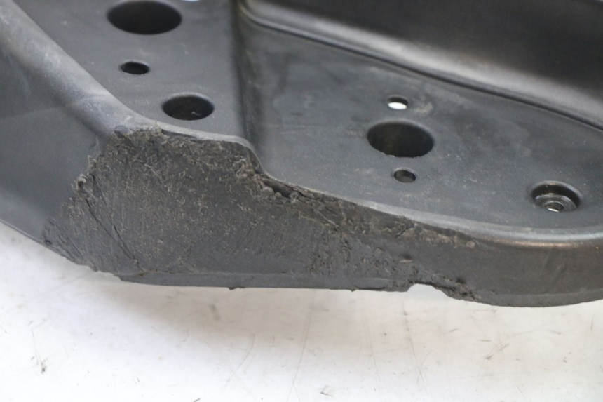 photo de TAPA REPOSAPIES APRILIA ATLANTIC 125 (2003 - 2009)