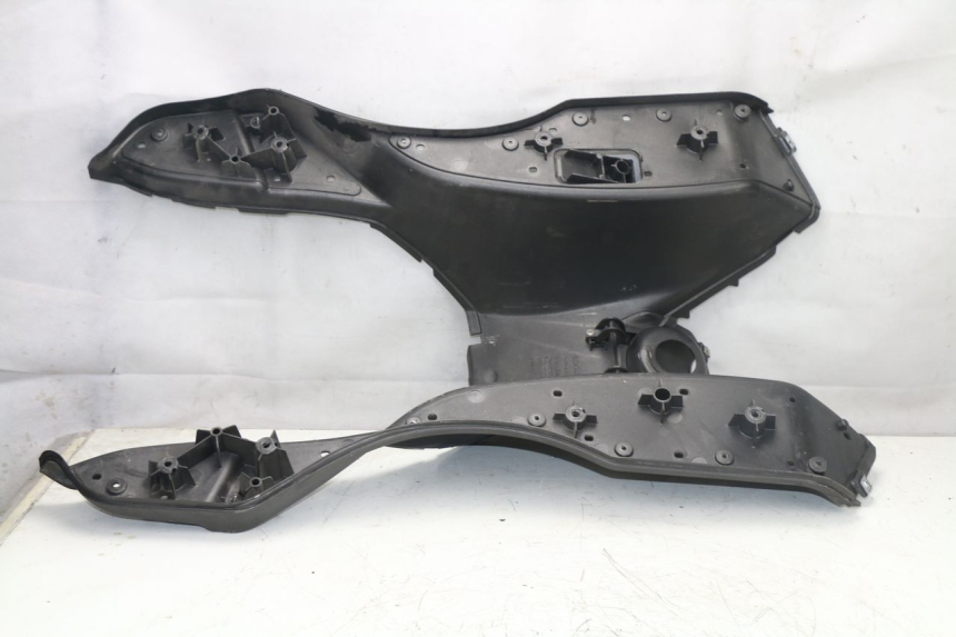 photo de TAPA REPOSAPIES APRILIA ATLANTIC S 125 (2010 - 2013)