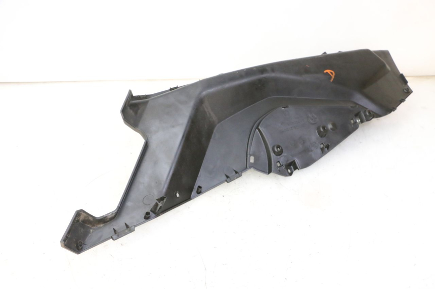 photo de TAPA REPOSAPIES DERECHA QUADRO 4 4D 350 (2015 - 2018)