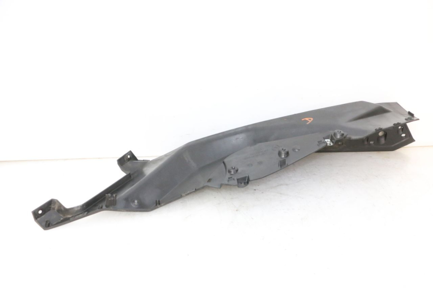 photo de TAPA REPOSAPIES DERECHA QUADRO 4 4D 350 (2015 - 2018)