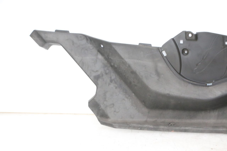 photo de TAPA REPOSAPIES DERECHA QUADRO 4 4D 350 (2015 - 2018)