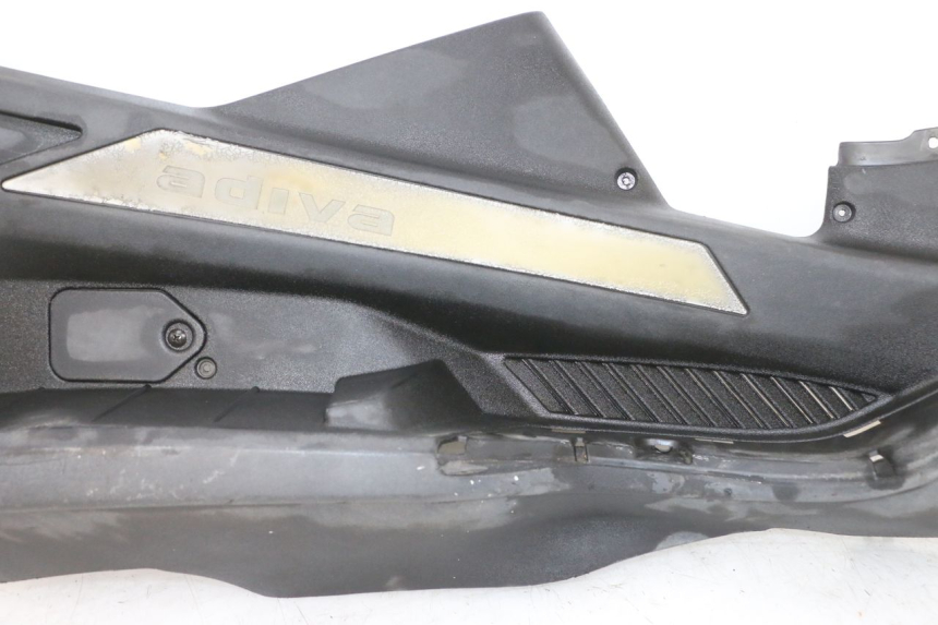 photo de TAPA REPOSAPIES DERECHA ADIVA AD3 300 (2014 - 2020)