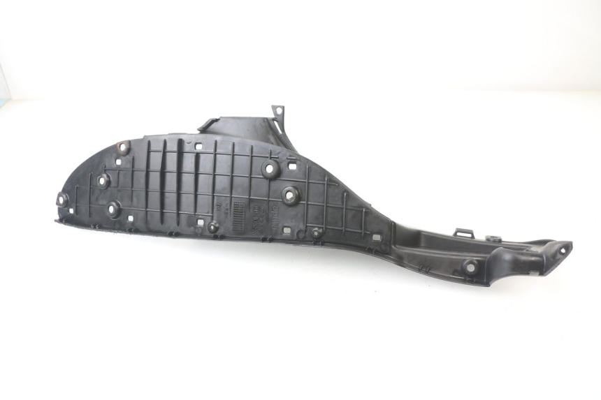 photo de TAPA REPOSAPIES DERECHA APRILIA SCARABEO GT 125 (1999 - 2007)