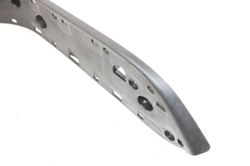 photo de TAPA REPOSAPIES DERECHA SUZUKI BURGMAN 650 (2013 - 2020)