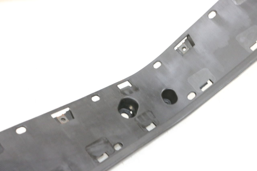 photo de TAPA REPOSAPIES DERECHA SUZUKI BURGMAN 650 (2013 - 2020)