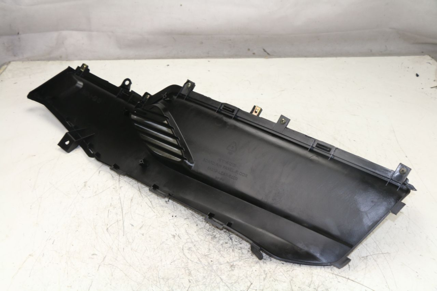 photo de TAPA REPOSAPIES DERECHA KYMCO DINK STREET ABS 125 (2011 - 2018)