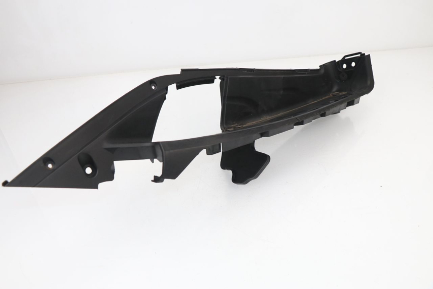 photo de TAPA REPOSAPIES DERECHA HONDA FES S-WING SWING 125 (2007 - 2015)