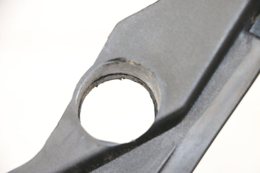 photo de TAPA REPOSAPIES DERECHA JM MOTORS GTS 125 (2015 - 2019) - Características distintivas