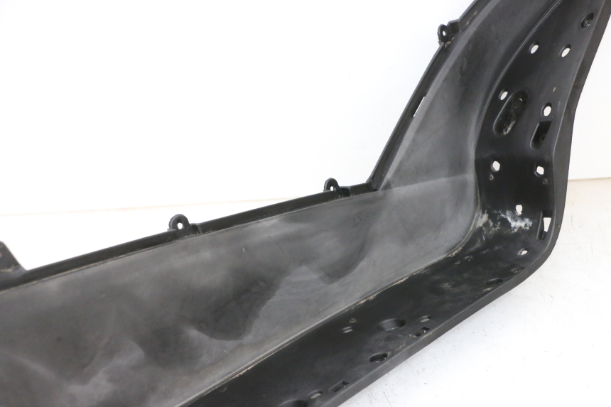 photo de TAPA REPOSAPIES DERECHA JM MOTORS GTS 125 (2015 - 2019) - Otra perspectiva