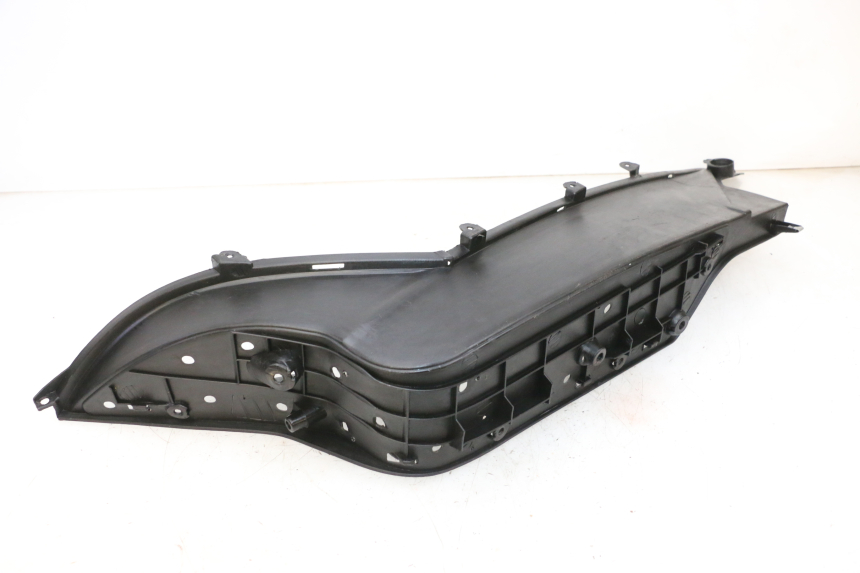 photo de TAPA REPOSAPIES DERECHA JM MOTORS GTS 125 (2015 - 2019) - Marcados y referencias originales