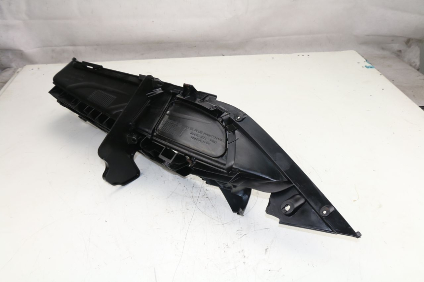 photo de TAPA REPOSAPIES DERECHA HONDA FES S-WING SWING 125 (2007 - 2015) - Vista general del producto