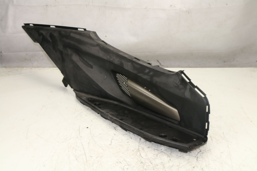 photo de TAPA REPOSAPIES DERECHA KYMCO K-XCT 125 (2013 - 2017)