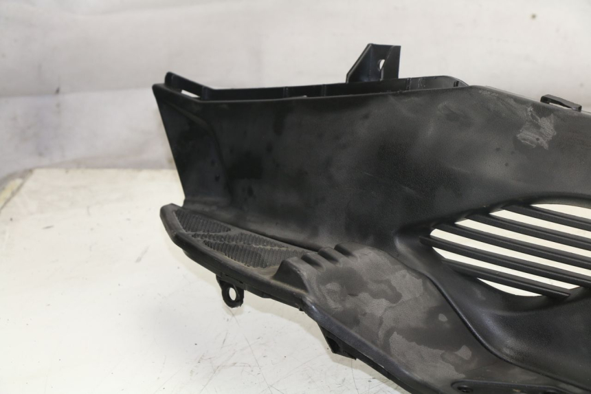photo de TAPA REPOSAPIES DERECHA KYMCO DINK STREET ABS 125 (2011 - 2018)