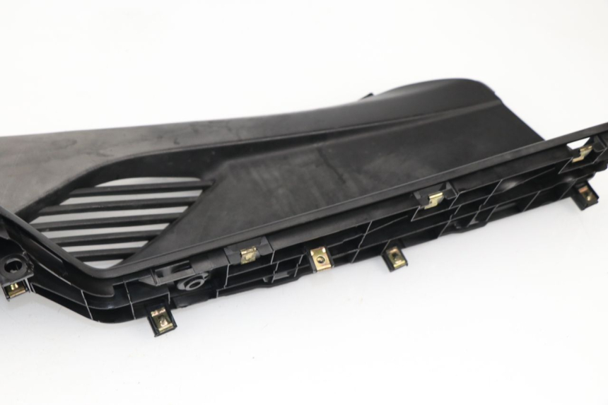 photo de TAPA REPOSAPIES DERECHA KYMCO DINK STREET ABS 125 (2011 - 2018)