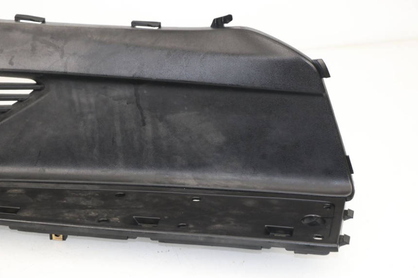 photo de TAPA REPOSAPIES DERECHA KYMCO DINK STREET ABS 125 (2011 - 2018)