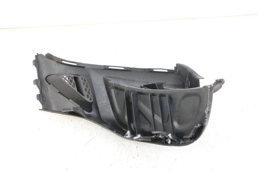 photo de TAPA REPOSAPIES DERECHA KYMCO GRAND DINK 125 (2008 - 2014)