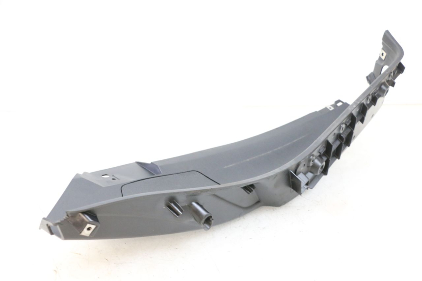 photo de TAPA REPOSAPIES DERECHA PIAGGIO MP3 HPE 350 (2018 - 2020) - Detalle de la pieza