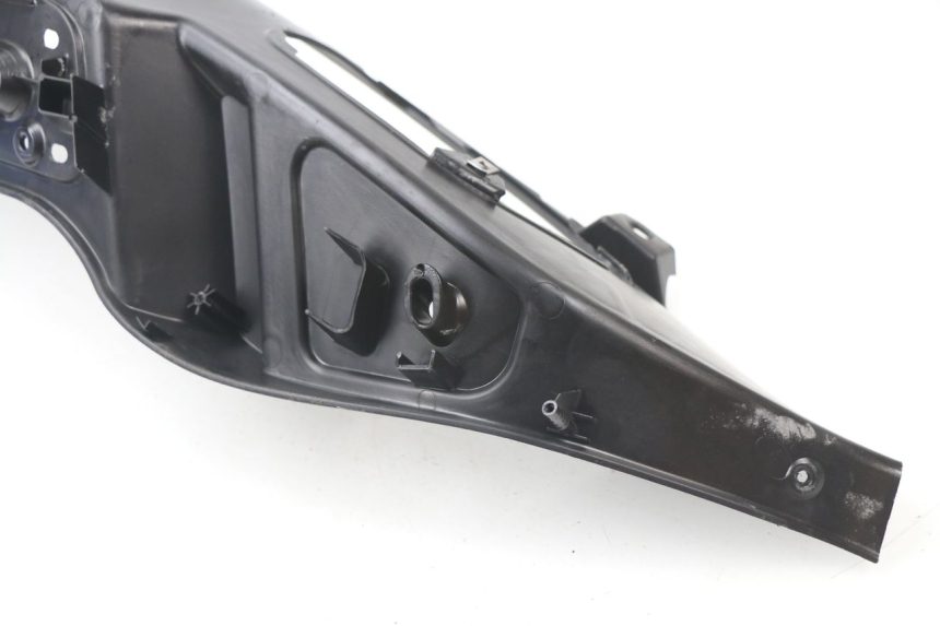 photo de TAPA REPOSAPIES DERECHA PIAGGIO MP3 LT 300 (2010 - 2016) - Otra perspectiva