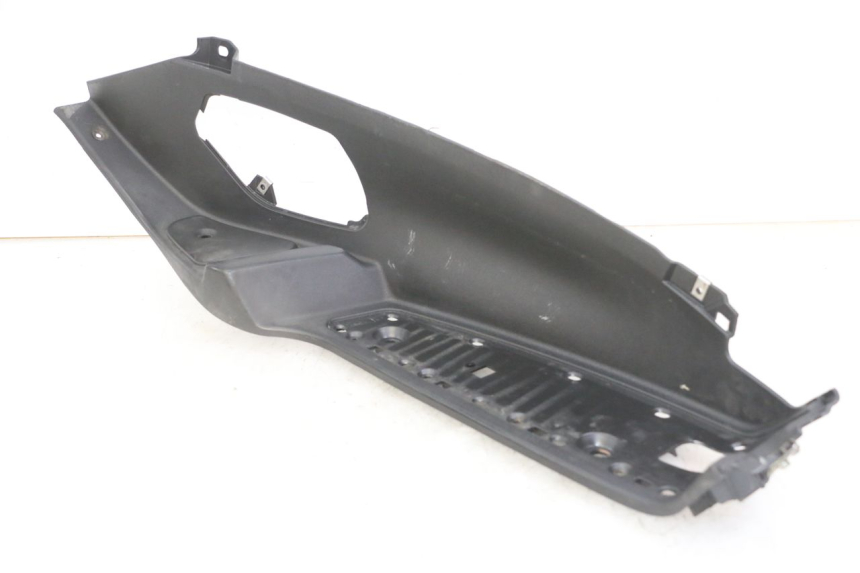 photo de TAPA REPOSAPIES DERECHA PIAGGIO MP3 LT 300 (2010 - 2016)
