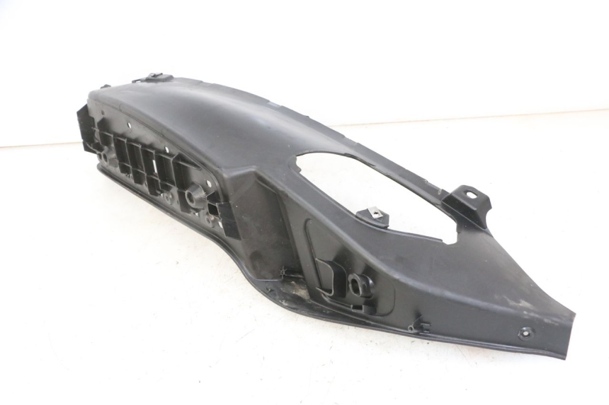 photo de TAPA REPOSAPIES DERECHA PIAGGIO MP3 LT 300 (2010 - 2016)