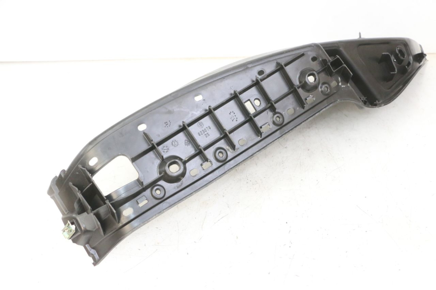 photo de TAPA REPOSAPIES DERECHA PIAGGIO MP3 500 (2011 - 2015)