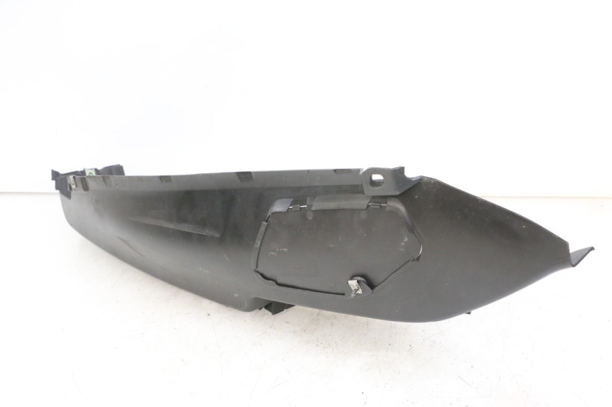 photo de TAPA REPOSAPIES DERECHA PIAGGIO MP3 500 (2011 - 2015)