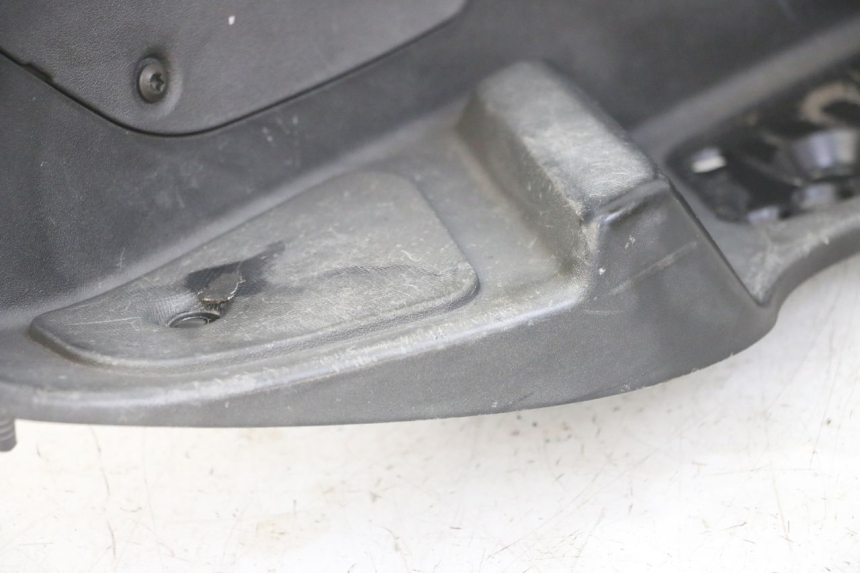 photo de TAPA REPOSAPIES DERECHA PIAGGIO MP3 500 (2011 - 2015)