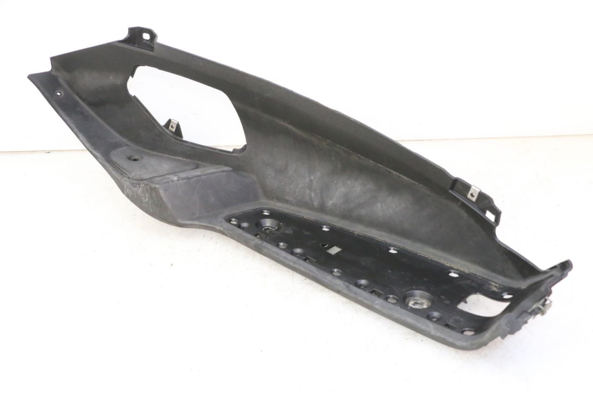 photo de TAPA REPOSAPIES DERECHA PIAGGIO MP3 500 (2011 - 2015)