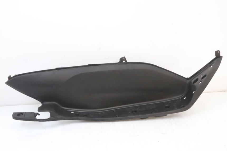 photo de TAPA REPOSAPIES DERECHA HONDA PCX (JF28) 125 (2009 - 2011)