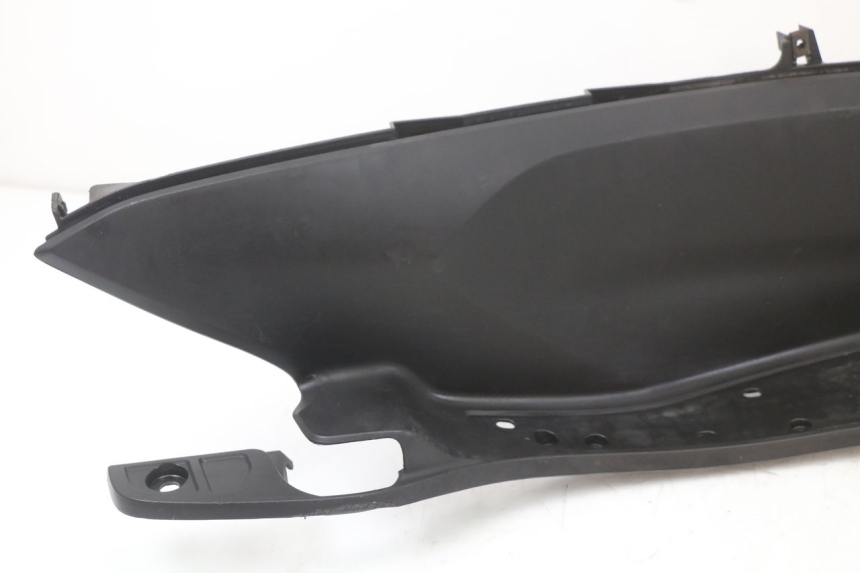 photo de TAPA REPOSAPIES DERECHA HONDA PCX (JF28) 125 (2009 - 2011)