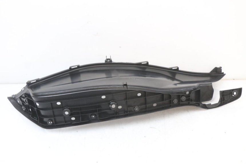 photo de TAPA REPOSAPIES DERECHA HONDA PCX (JF28) 125 (2009 - 2011)