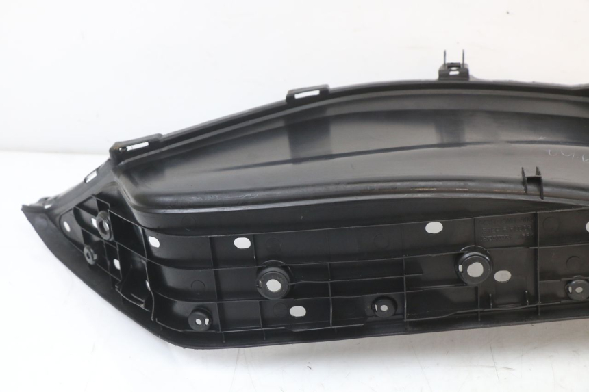 photo de TAPA REPOSAPIES DERECHA HONDA PCX (JF28) 125 (2009 - 2011)