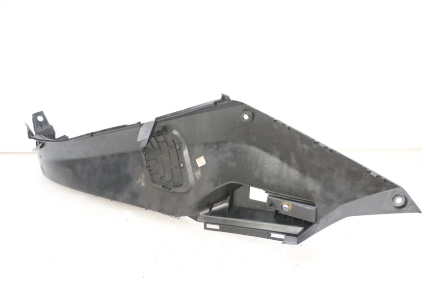 photo de TAPA REPOSAPIES DERECHA PEUGEOT SATELIS 125 (2013 - 2018)