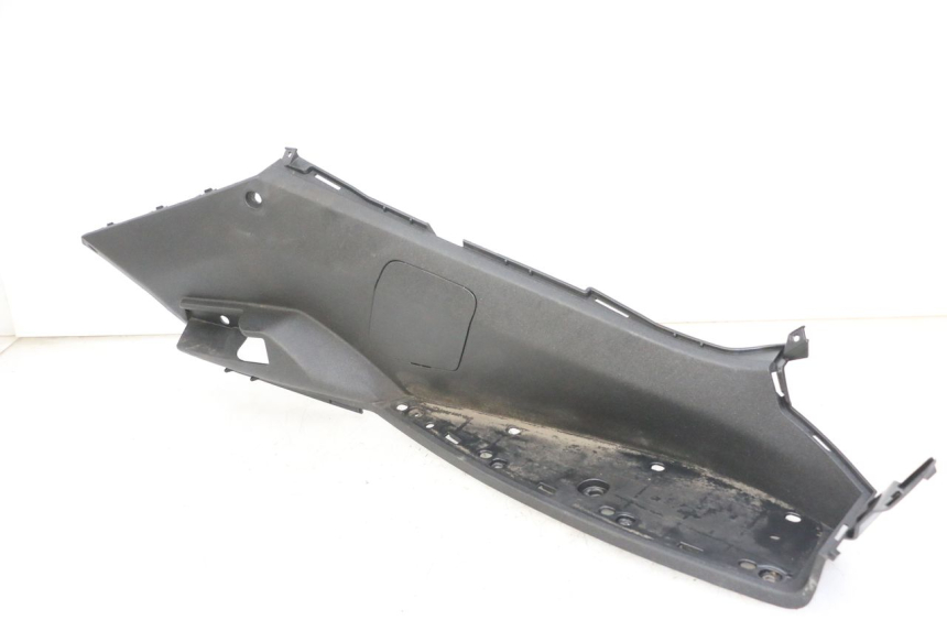 photo de TAPA REPOSAPIES DERECHA PEUGEOT SATELIS 125 (2013 - 2018)