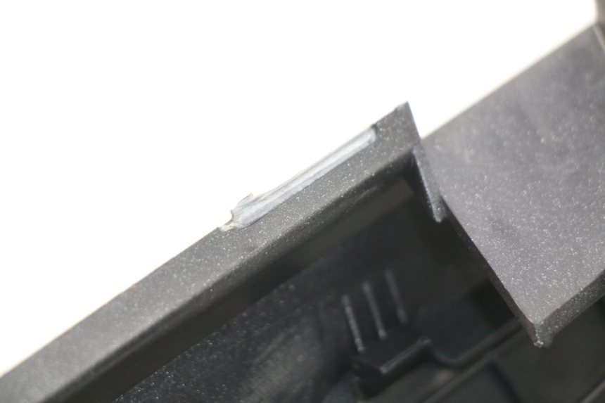 photo de TAPA REPOSAPIES DERECHA PEUGEOT SATELIS 300 (2012 - 2015)