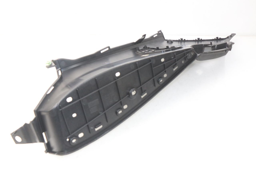 photo de TAPA REPOSAPIES DERECHA PEUGEOT SATELIS 300 (2012 - 2015)
