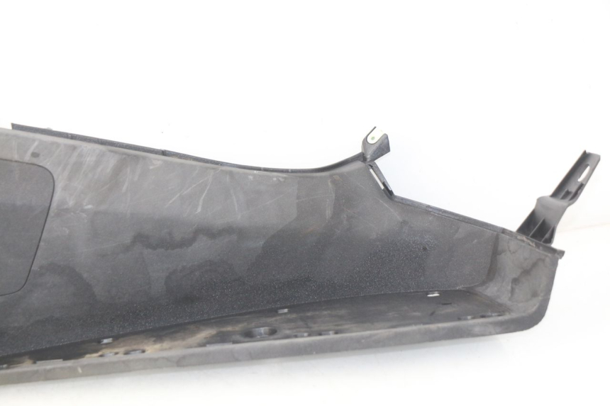 photo de TAPA REPOSAPIES DERECHA PEUGEOT SATELIS 300 (2012 - 2015)