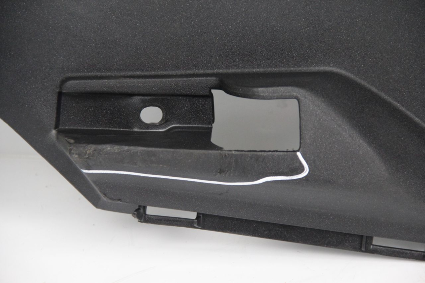 photo de TAPA REPOSAPIES DERECHA PEUGEOT SATELIS 125 (2013 - 2018)
