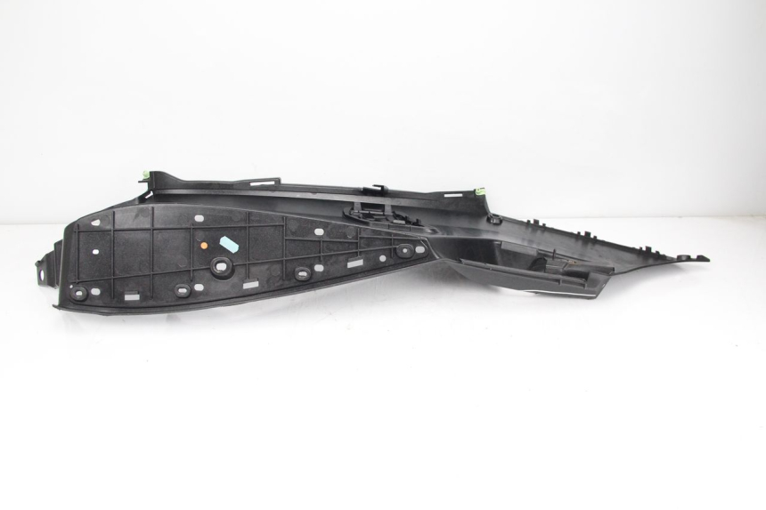 photo de TAPA REPOSAPIES DERECHA PEUGEOT SATELIS 125 (2013 - 2018)
