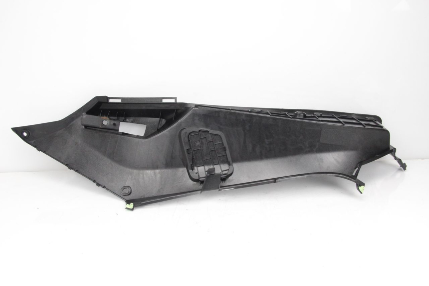 photo de TAPA REPOSAPIES DERECHA PEUGEOT SATELIS 125 (2013 - 2018)