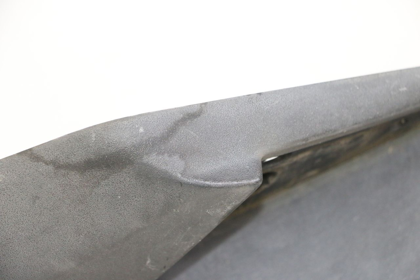 photo de TAPA REPOSAPIES DERECHA PEUGEOT SATELIS 250 (2006 - 2012)