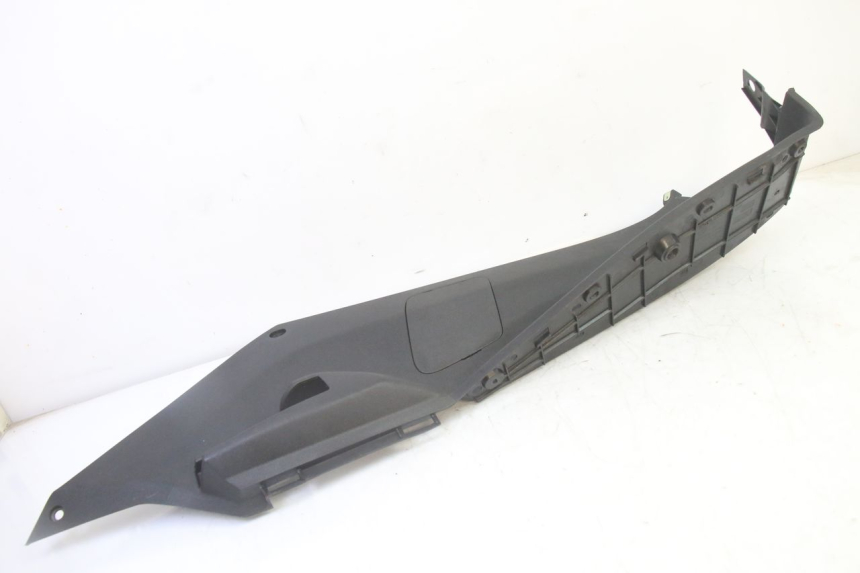 photo de TAPA REPOSAPIES DERECHA PEUGEOT SATELIS 125 (2013 - 2018)