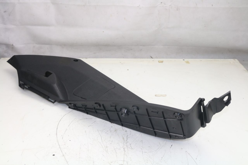 photo de TAPA REPOSAPIES DERECHA PEUGEOT SATELIS 125 (2013 - 2018)