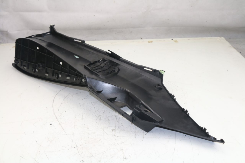 photo de TAPA REPOSAPIES DERECHA PEUGEOT SATELIS 125 (2013 - 2018)