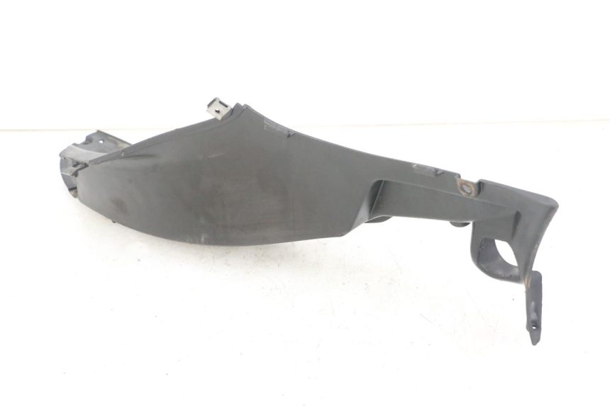 photo de TAPA REPOSAPIES DERECHA APRILIA SCARABEO GT TOURING 125 (1999 - 2005)